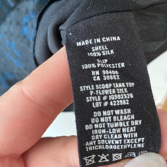 Theory Flower-Print Scoop Tank Top Silk Blouse Black Blue Floral Size L - Picture 10 of 11